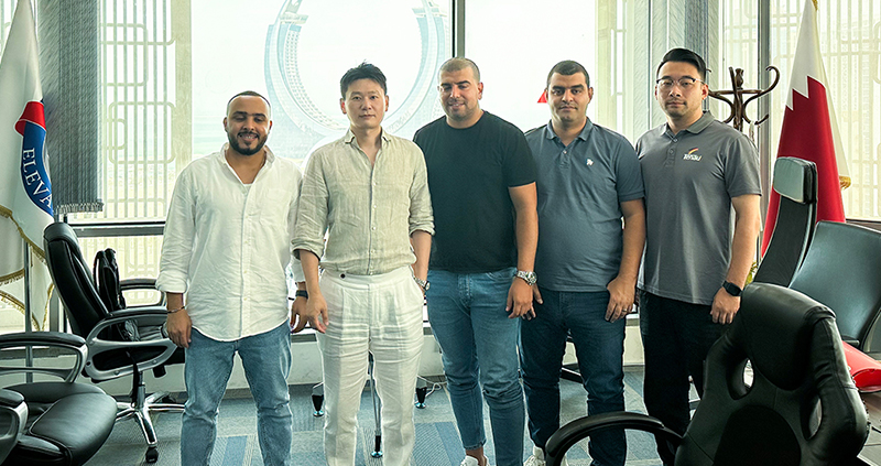 For nylig har TENAU ELEVATOR Overseas Marketing Director Cong Sun, Regional Manager for Middle East Market Gavin Yao og Electrical Technology After-sales Engineer Yangyang Li besøgt vores partnere i flere lande og regioner i Mellemøstenmarkedet